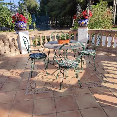 Balneari Casa De Familiar